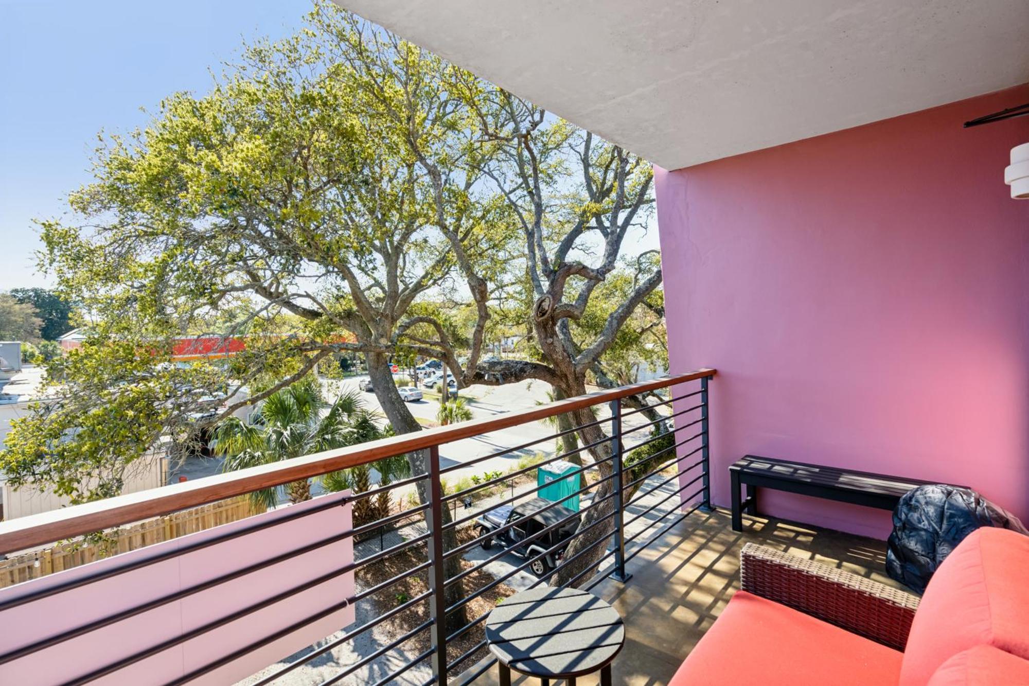 Boutique Vera Hotel In The Heart Of Folly Beach Kültér fotó