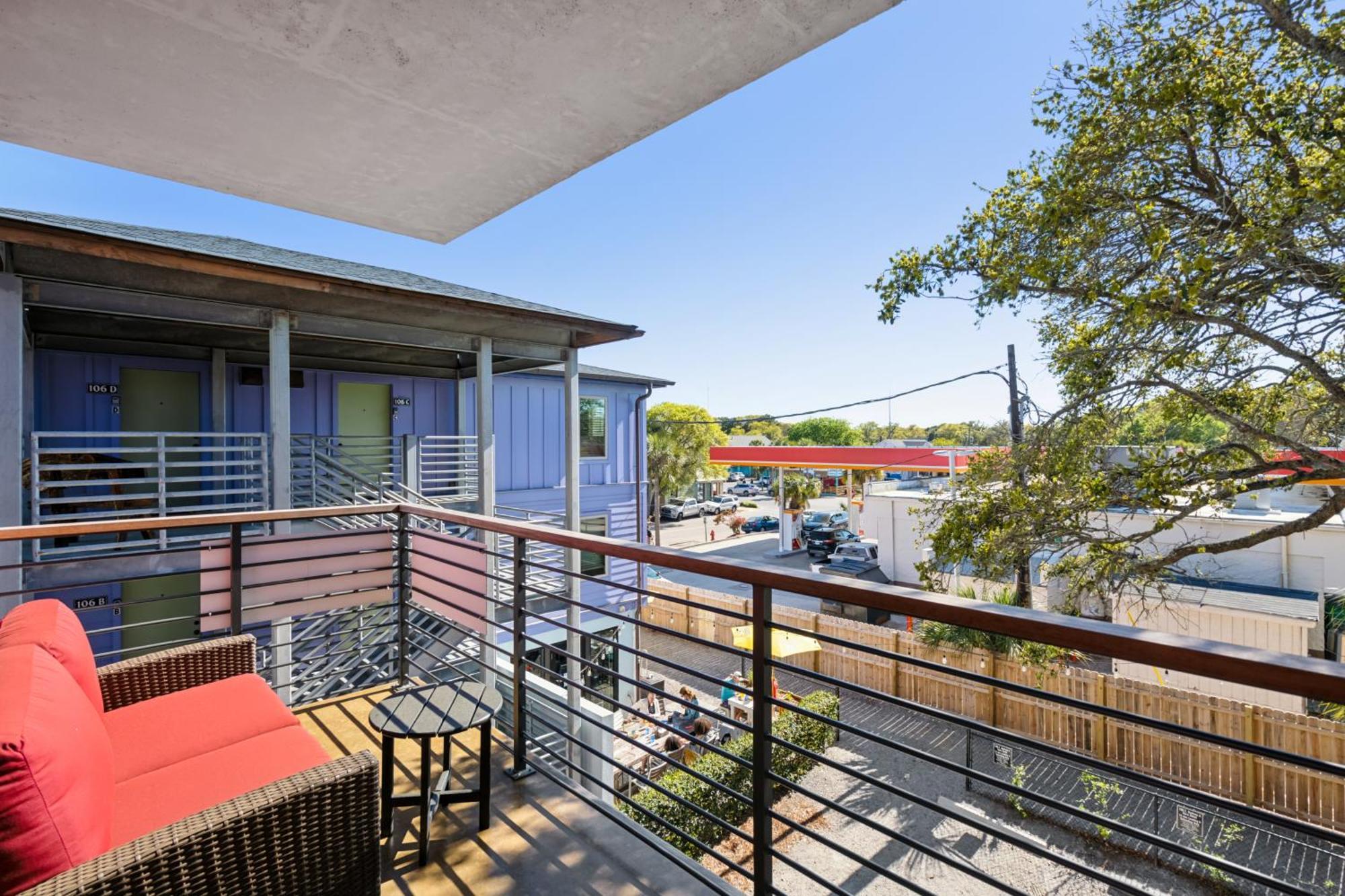 Boutique Vera Hotel In The Heart Of Folly Beach Kültér fotó