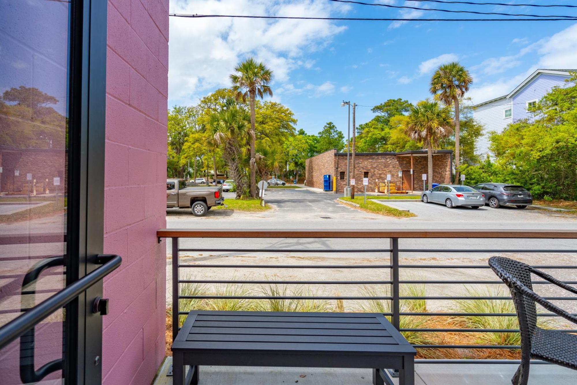 Boutique Vera Hotel In The Heart Of Folly Beach Kültér fotó