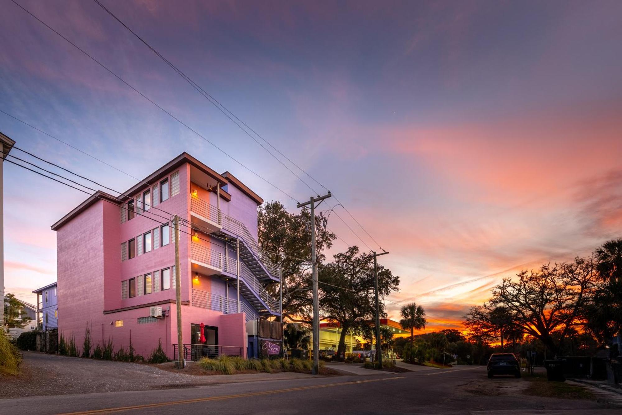 Boutique Vera Hotel In The Heart Of Folly Beach Kültér fotó